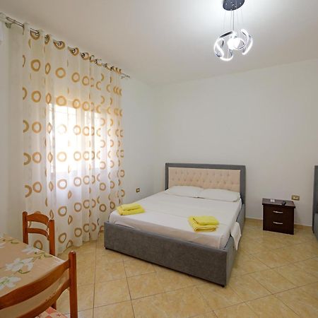 Brahimi Guest House Ksamil Eksteriør bilde