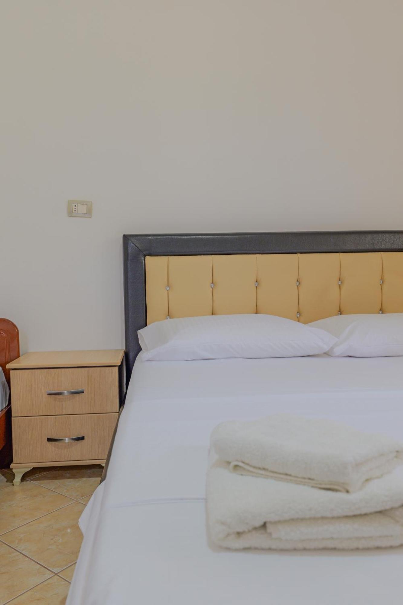 Brahimi Guest House Ksamil Eksteriør bilde
