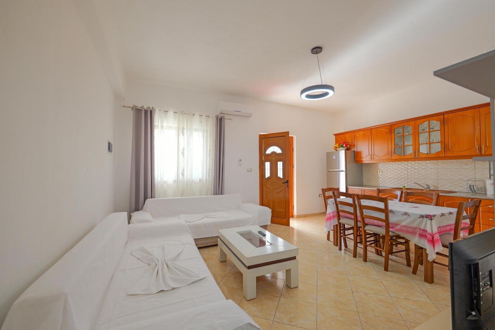 Brahimi Guest House Ksamil Eksteriør bilde