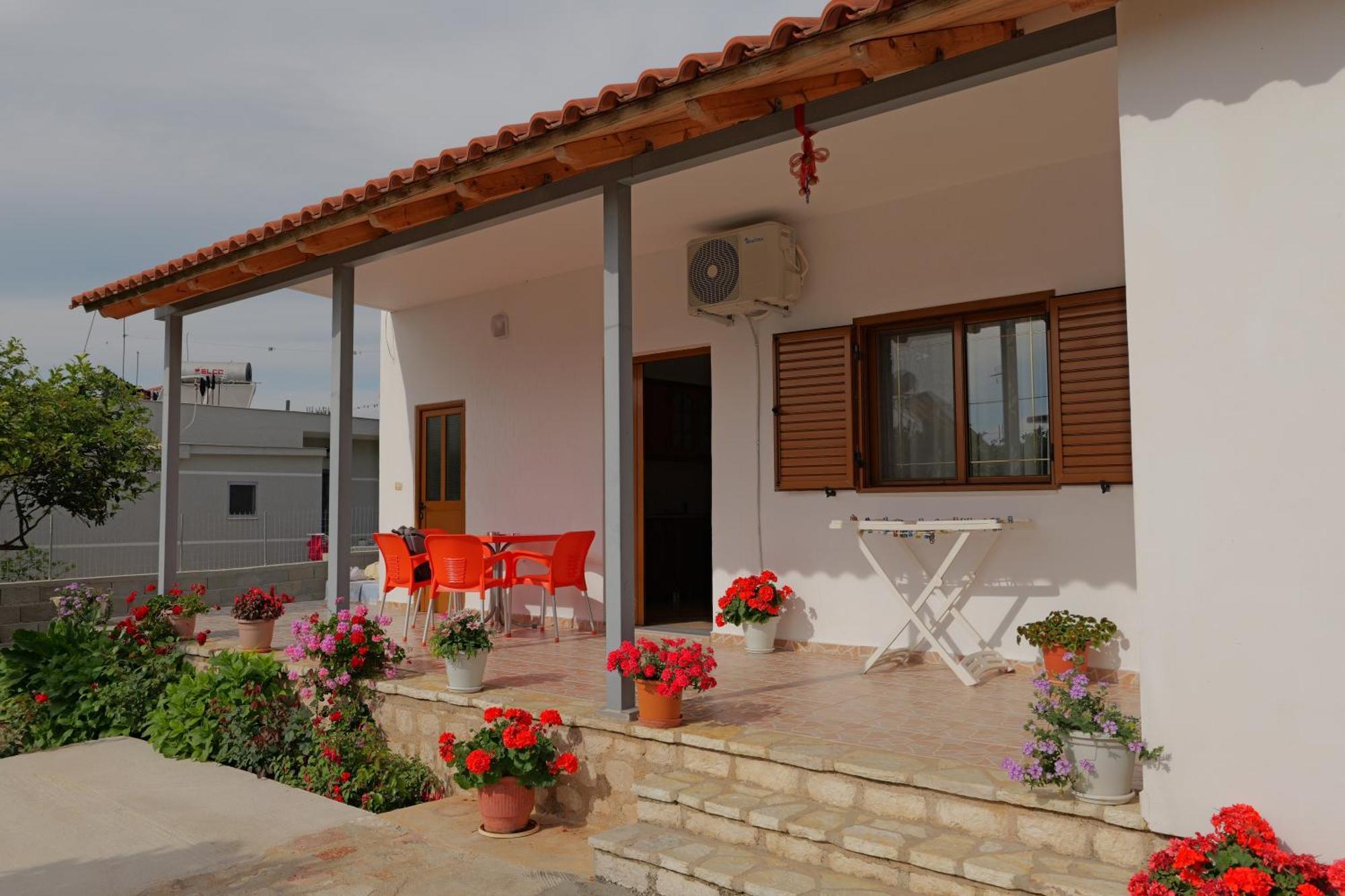Brahimi Guest House Ksamil Eksteriør bilde
