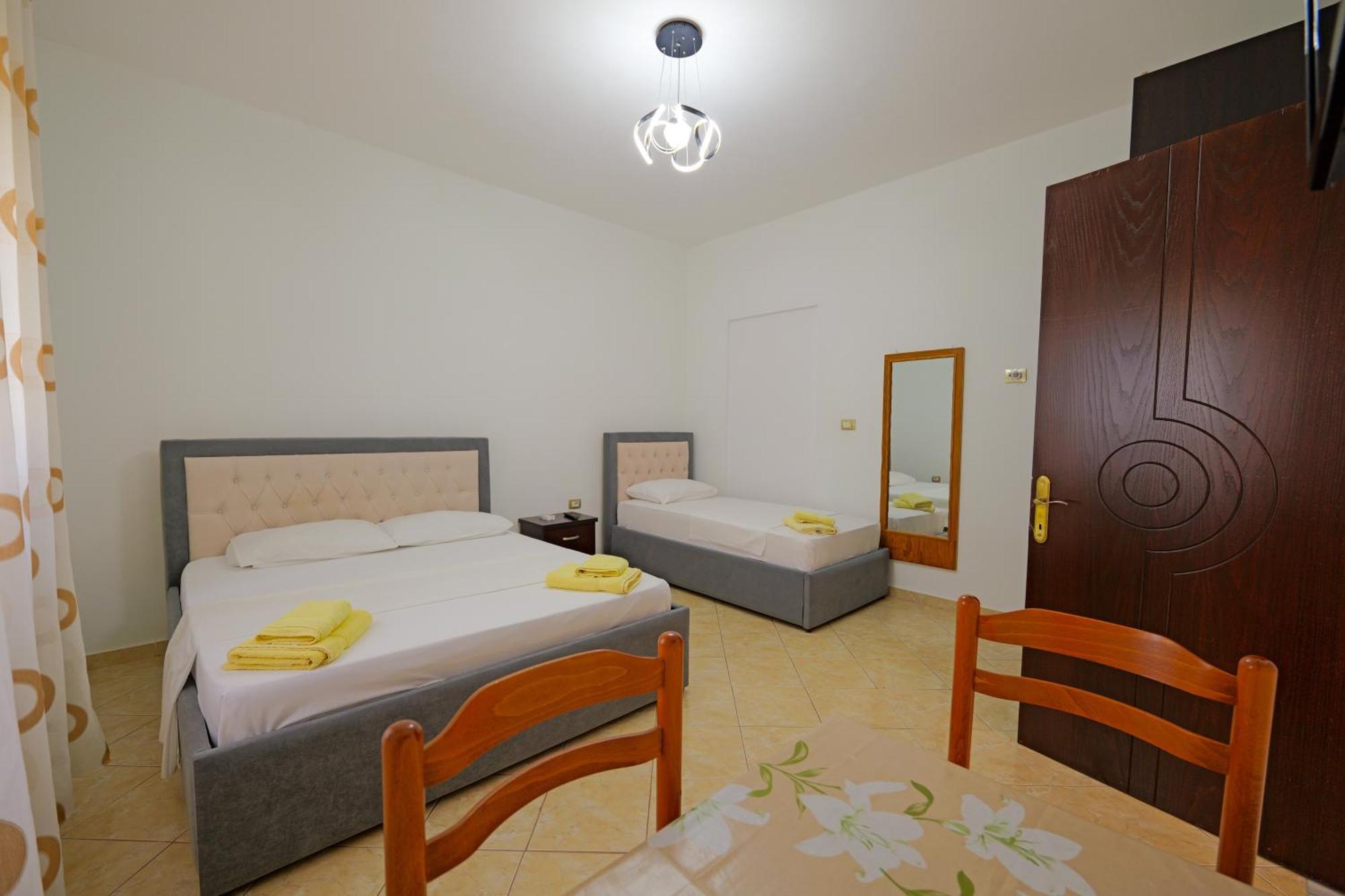 Brahimi Guest House Ksamil Eksteriør bilde
