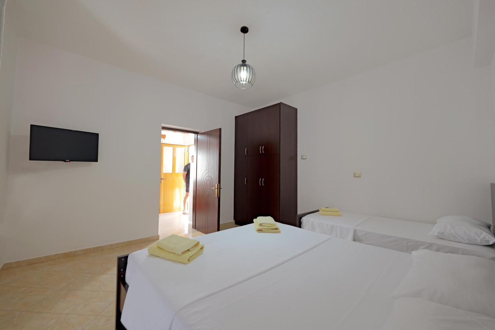 Brahimi Guest House Ksamil Eksteriør bilde
