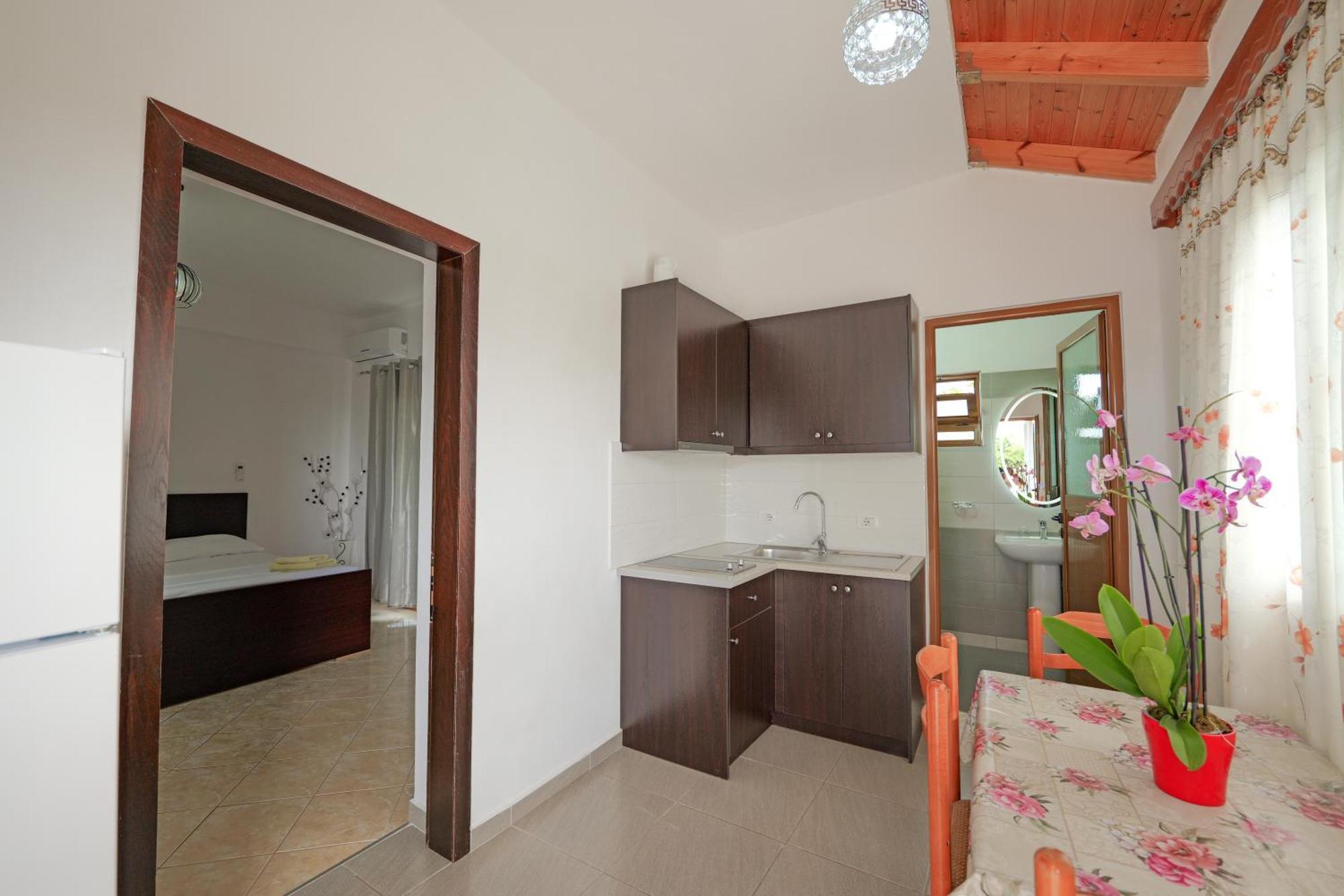 Brahimi Guest House Ksamil Eksteriør bilde