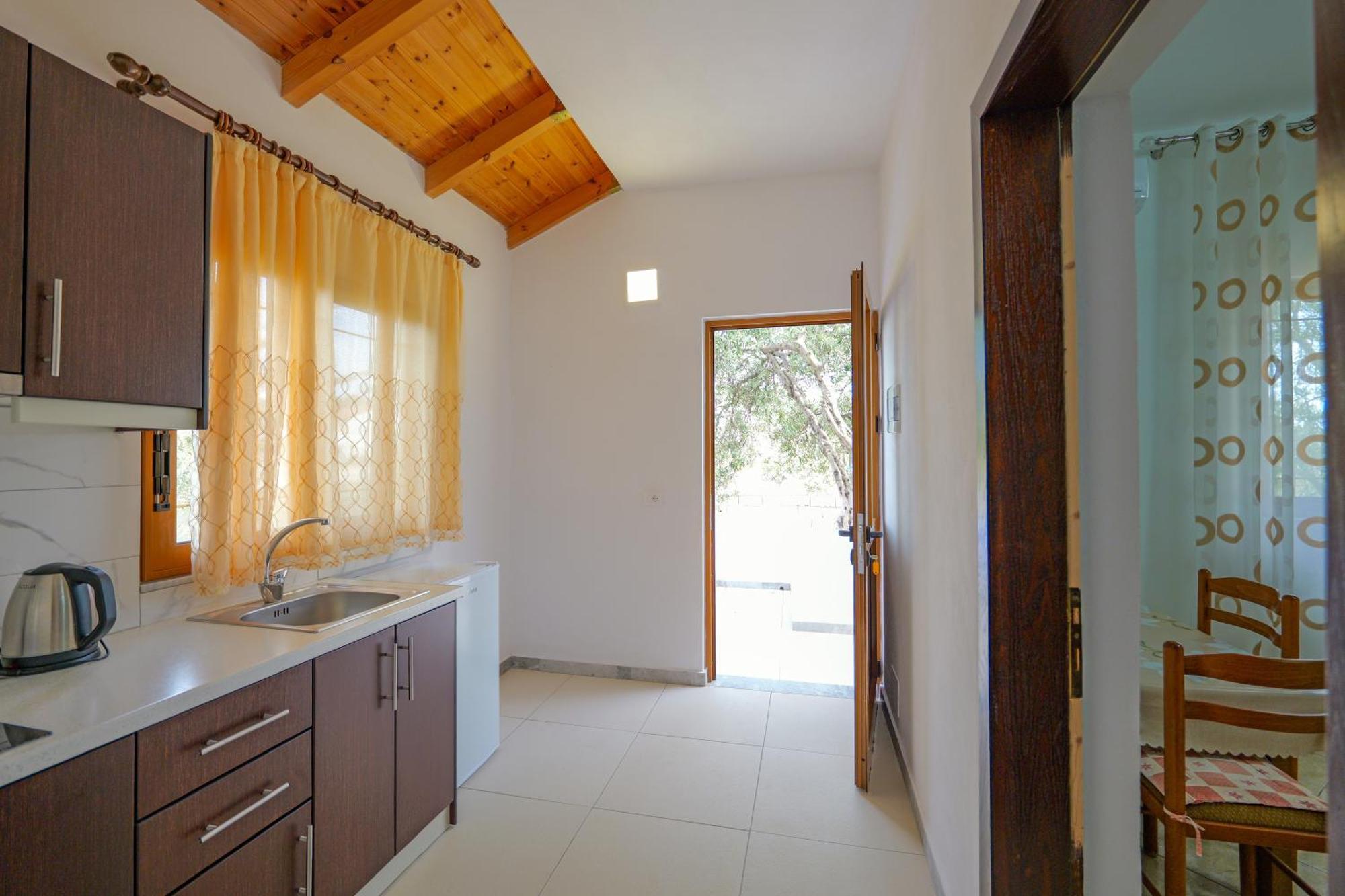 Brahimi Guest House Ksamil Eksteriør bilde