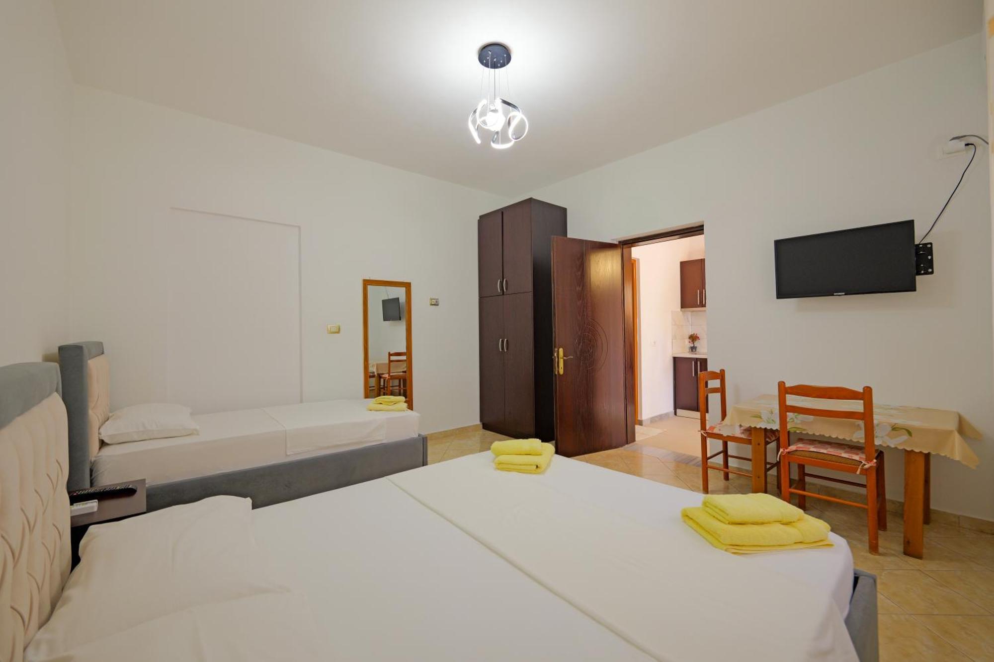 Brahimi Guest House Ksamil Eksteriør bilde