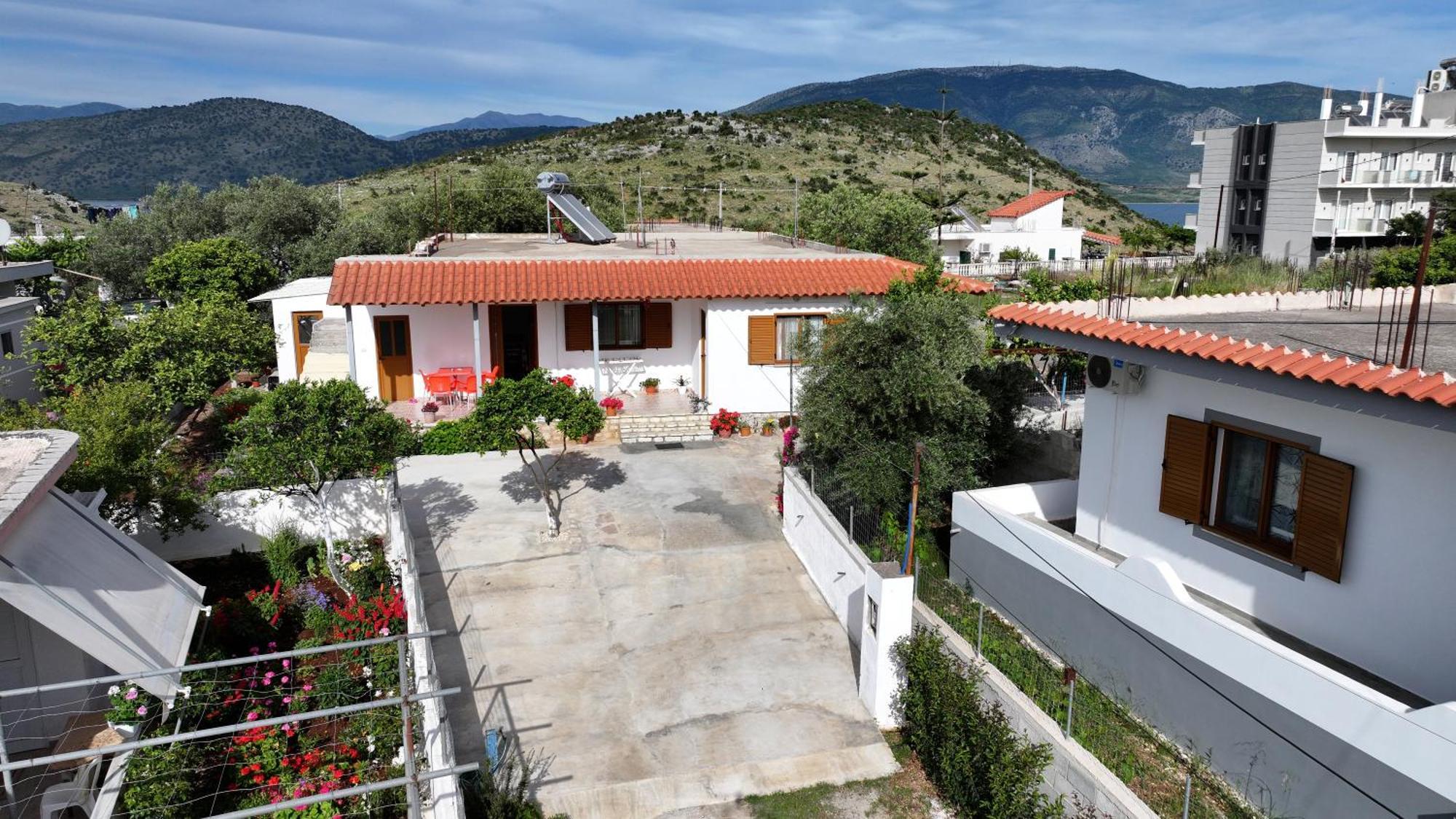 Brahimi Guest House Ksamil Eksteriør bilde