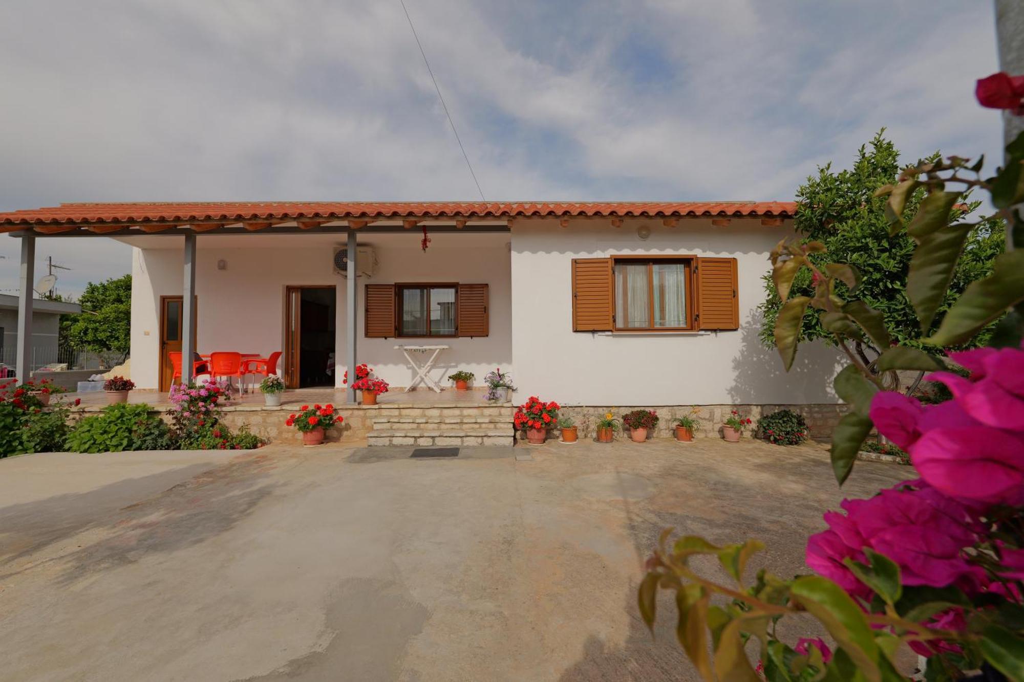 Brahimi Guest House Ksamil Eksteriør bilde