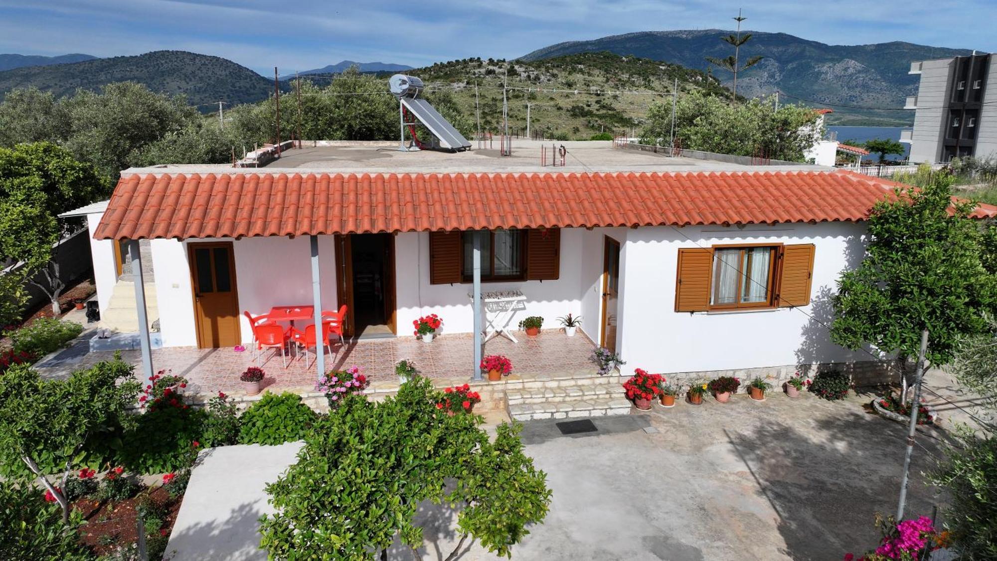 Brahimi Guest House Ksamil Eksteriør bilde