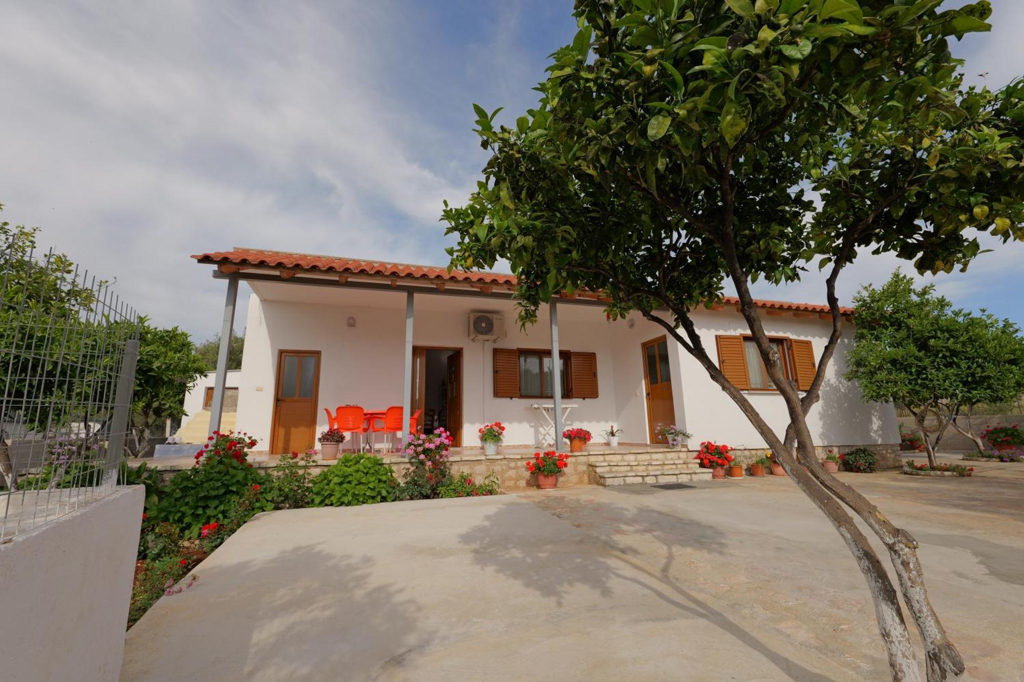Brahimi Guest House Ksamil Eksteriør bilde