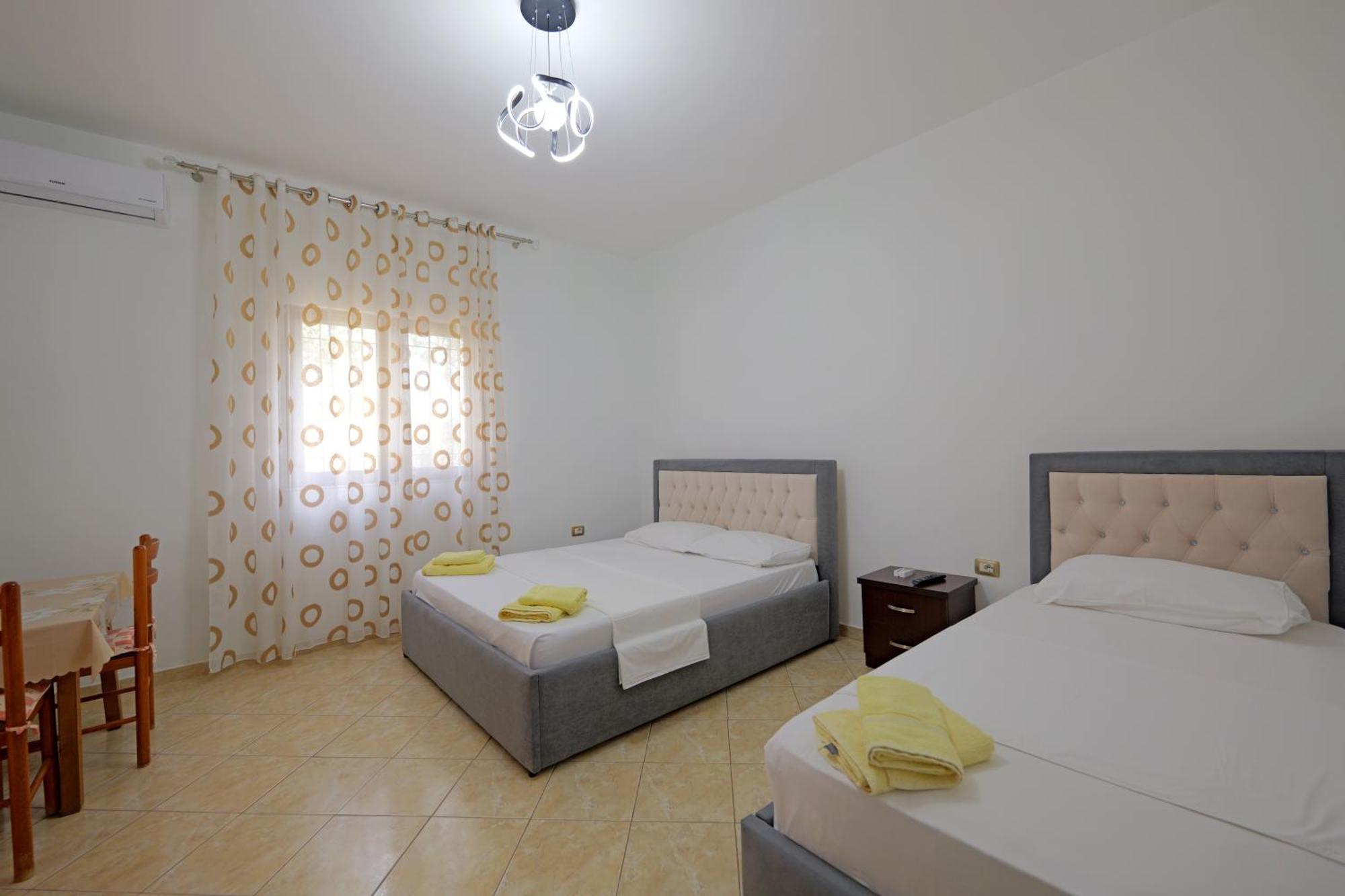Brahimi Guest House Ksamil Eksteriør bilde