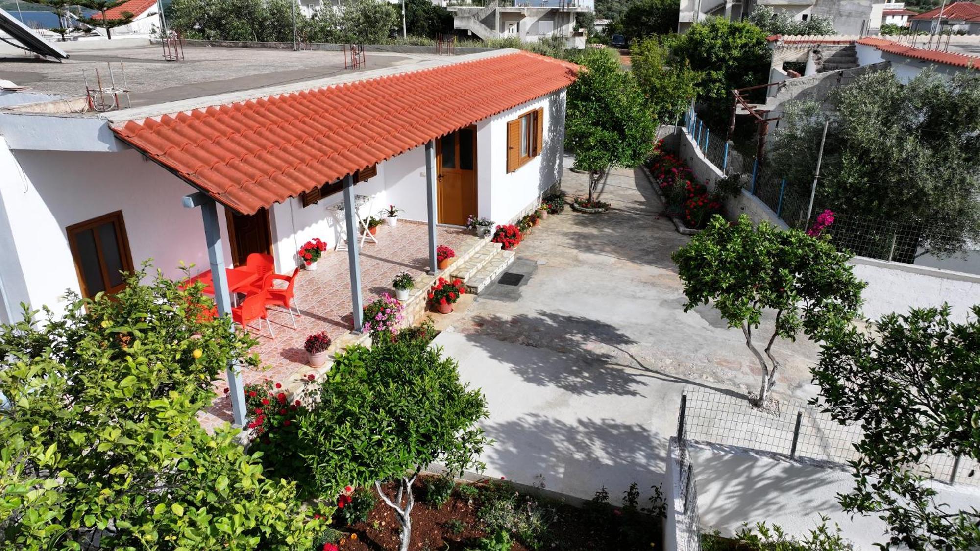 Brahimi Guest House Ksamil Eksteriør bilde